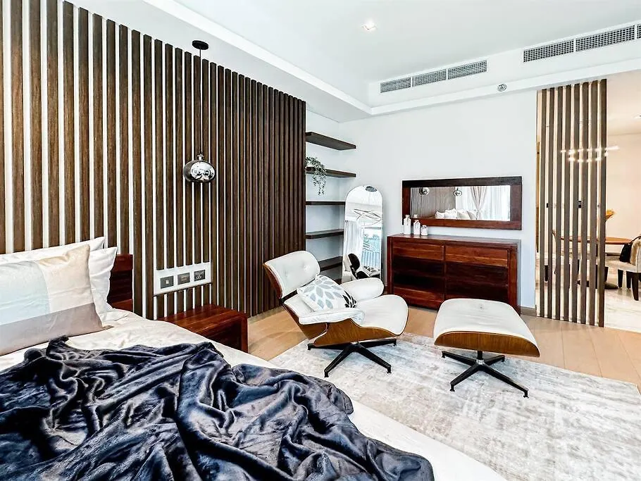 Trophy - Private Office Solace Suite Dubai Apartment